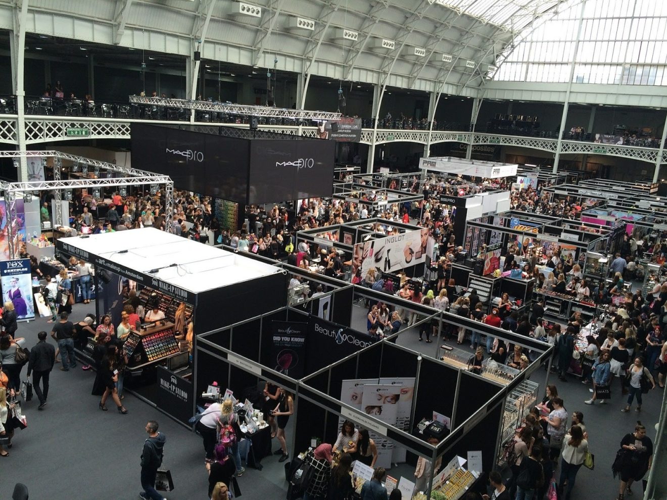 10 Tips To Succeed At A Trade Fair - Littlegate Publishing